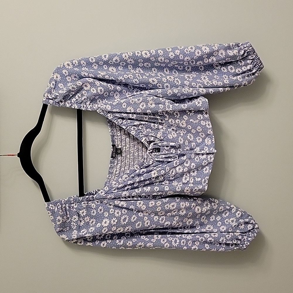 Wild Fable Size Medium Long Sleeve Crop Top